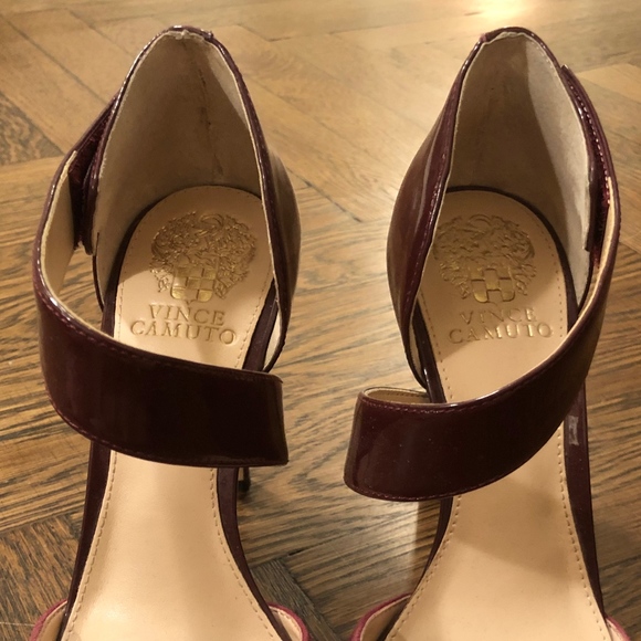 Vince Camuto Burgundy Heels - Picture 2 of 6